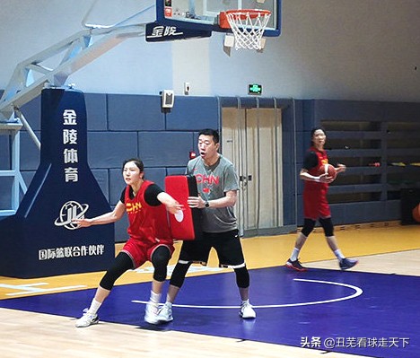 女籃將出徵,任務有兩個 女籃將出徵,任務有兩個