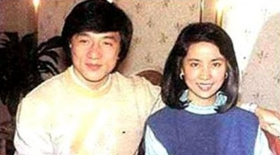 成龍苦追她8年，跟男友相戀26年不結婚，米雪如今怎樣了？
