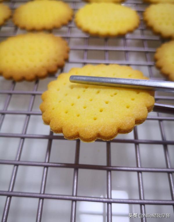 玉米麵還可以這樣做，無糖少油嘎嘣脆，健康零食又充飢，真厲害