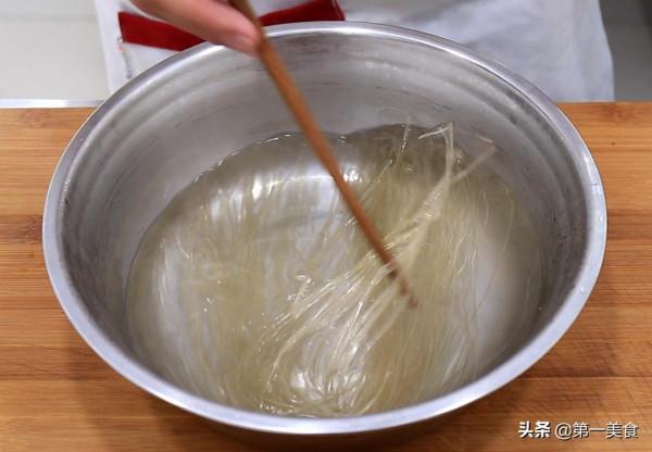 店裡面的炸菜角為啥好吃,原來燙麵是關鍵,皮薄餡多,簡單又美味 店裡面的炸菜角為啥好吃,原來燙麵是關鍵,皮薄餡多,簡單又美味