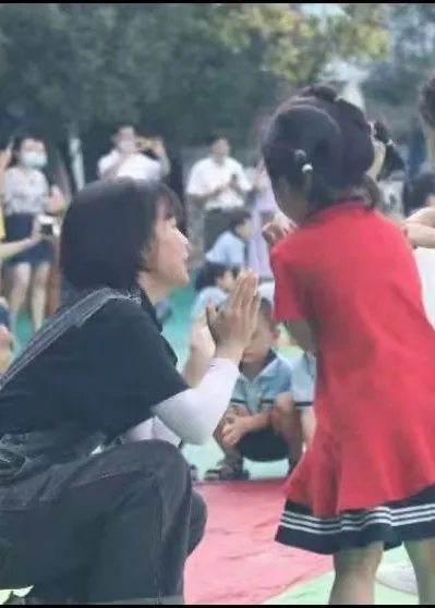 瑞金這位“向日葵”老師出名了,你認識她嗎? 瑞金這位“向日葵”老師出名了,你認識她嗎?