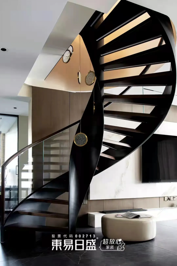 237㎡簡約風躍層,空中花園、旋轉樓梯,是我要的理想居所 237㎡簡約風躍層,空中花園、旋轉樓梯,是我要的理想居所