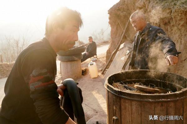 7旬農民大叔家有百年大木桶，萬元不賣，他說：全村人不答應