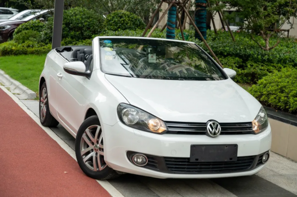 二手敞篷高爾夫:秋高氣爽需好車相伴,十二萬出頭的個性之選 二手敞篷高爾夫:秋高氣爽需好車相伴,十二萬出頭的個性之選