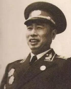 宋任窮上前線半年後,妻子去找毛主席,主席:你是不是怕他變心? 宋任窮上前線半年後,妻子去找毛主席,主席:你是不是怕他變心?