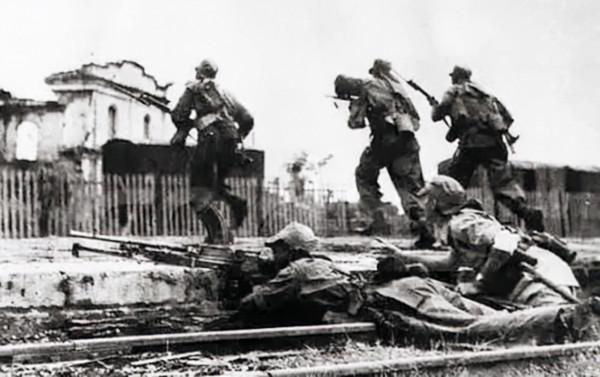 抗戰勝利後,八路軍山東軍區六個主力師開赴東北,師長都是誰? 抗戰勝利後,八路軍山東軍區六個主力師開赴東北,師長都是誰?