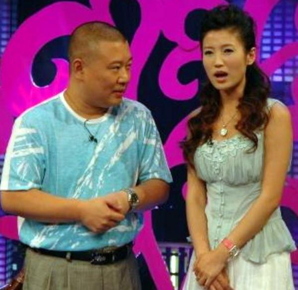 “安徽衛視一姐”周群：大火時與郭德綱傳緋聞，如今自曝月薪3000