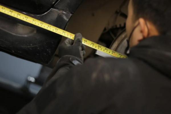 怪獸修車：翻新一輛13年的二手寶馬5系，耗時25天完美復活它