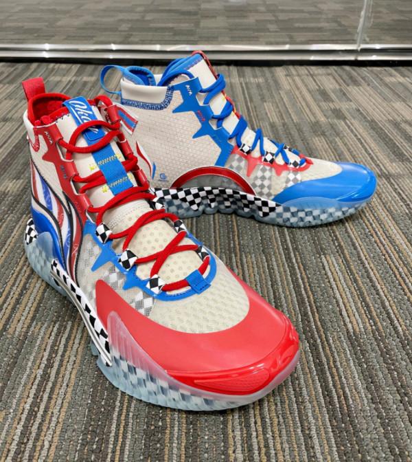 閃擊8代斷底被召回,休閒鞋被質疑抄襲,李寧又翻車了麼? 閃擊8代斷底被召回,休閒鞋被質疑抄襲,李寧又翻車了麼?