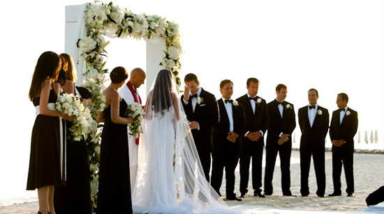 國慶婚禮季,男士參加婚禮穿什麼才不砸場? 國慶婚禮季,男士參加婚禮穿什麼才不砸場?