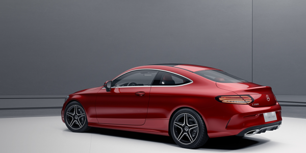 取消諸多選裝配置,新增翻毛皮方向盤!2022款改款賓士C轎跑上市 取消諸多選裝配置,新增翻毛皮方向盤!2022款改款賓士C轎跑上市