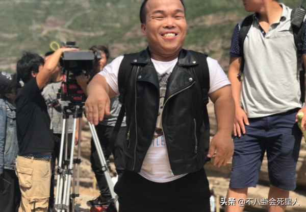 娛樂圈的袖珍人,身高最矮1.15米,他們做網紅、當總裁、年入百萬 娛樂圈的袖珍人,身高最矮1.15米,他們做網紅、當總裁、年入百萬