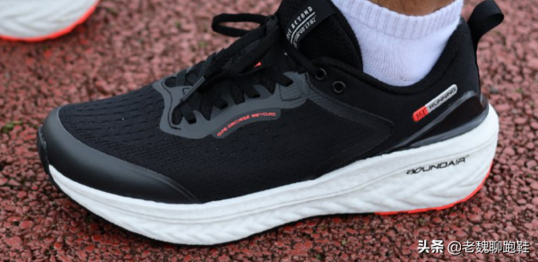 百元售價千元腳感！這3款國產跑鞋揭開了阿迪耐克的“遮羞布”