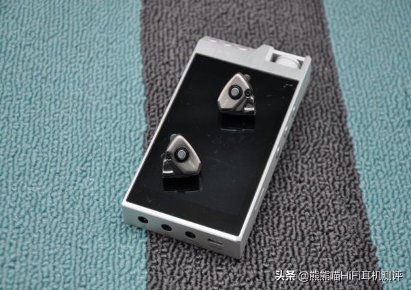 好看&excl;好聽&excl;399不貴&excl;達音科Titans超高性價比強悍硬素質耳機測評