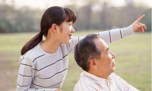 ​可悲，當父母老了，“一無是處”變成他們忙碌一生的總結