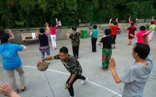 中國籃球人口1.25億，爭議之後中國的第一運動究竟是誰