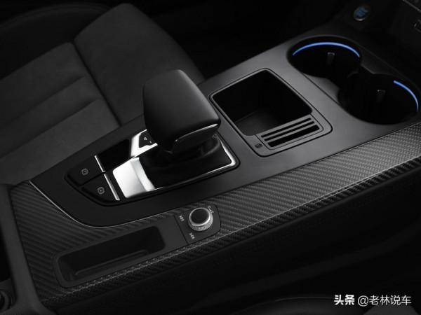 年終將至,奧迪A4L最高降5.16萬,難道奧迪現在不缺晶片了嗎? 年終將至,奧迪A4L最高降5.16萬,難道奧迪現在不缺晶片了嗎?