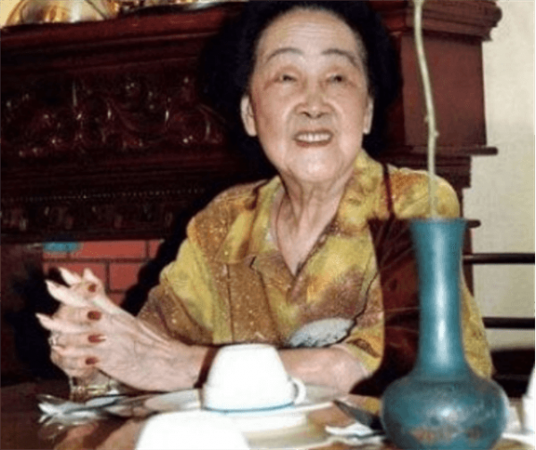 袁世凱死後，子孫過得如何？孫子成物理學家，孫女八旬仍開西餐廳