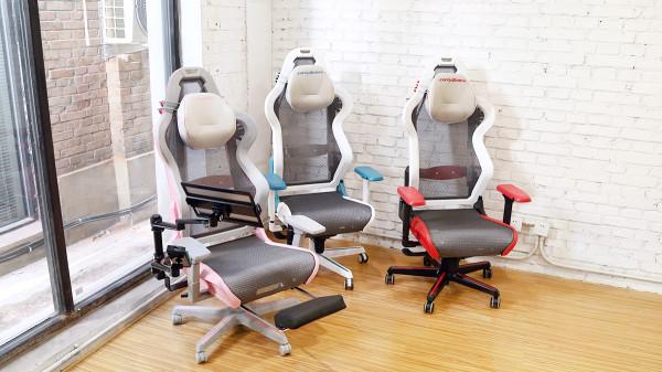 對於熱愛電競遊戲的她，這個情人節你要送什麼？