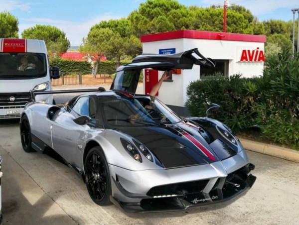 俄羅斯寡頭，身家千億，超跑15輛，5輛是布加迪