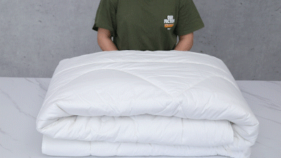 睡覺時，被子總是&OpenCurlyDoubleQuote;跑偏&rdquo;？教你1招，不用針縫，快速固定還保暖