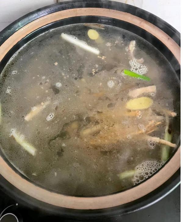 冬日到，各種補藥不如來一碗豬肚雞骨湯～暖心又暖胃