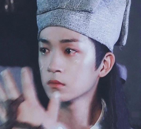 林允做手機殼被贊“藝術家”？娛樂圈真正的手藝人要忍不住了