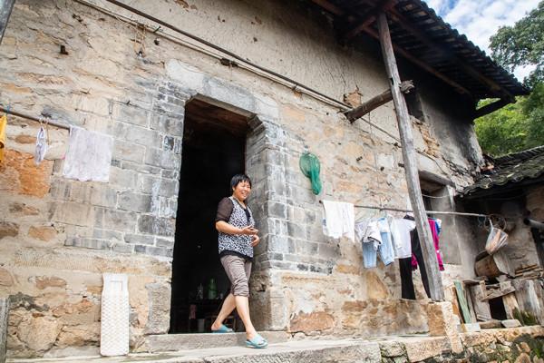 大別山深處“將軍村”，老宅成片，古木參天，盆景扮靚人們新生活