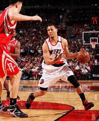 生涯僅6個賽季，卻征服一眾球星！“黃曼巴”布蘭登-羅伊去哪了