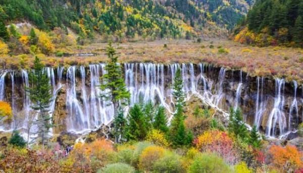 西江月•九寨溝