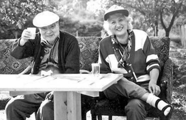 黃宗英新婚18天喪夫,一生四段婚姻,曾和趙丹因戲生情相戀33年 黃宗英新婚18天喪夫,一生四段婚姻,曾和趙丹因戲生情相戀33年