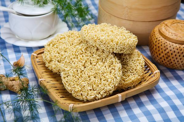 秋冬季家中常備這6類食品,方便易儲存,有事不用慌 秋冬季家中常備這6類食品,方便易儲存,有事不用慌