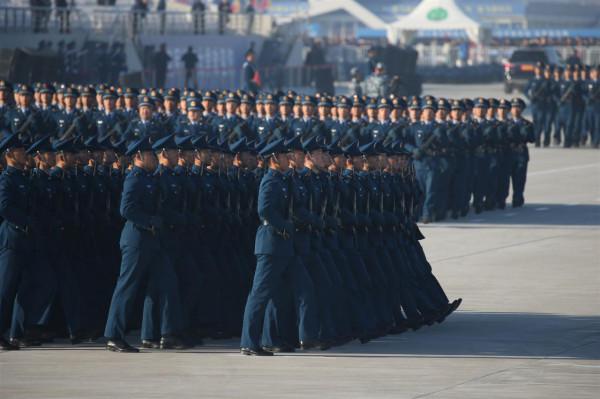 人民空軍成立72週年 鷹擊長空藍天之上守和平