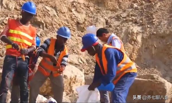 河南48歲農民,娶25歲非洲嬌妻,家婆狂誇:能生會養幹活棒 河南48歲農民,娶25歲非洲嬌妻,家婆狂誇:能生會養幹活棒