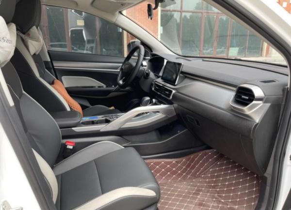 適合年輕人的國產SUV，外觀時尚，動力強，吉利繽越是你喜歡的嗎