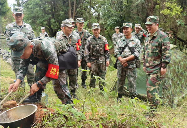 從這裡走向戰場!福建省軍區新兵連組織戰備行動演練 從這裡走向戰場!福建省軍區新兵連組織戰備行動演練