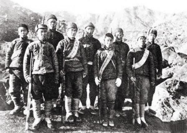 團長政委犧牲,參謀長失蹤,官兵堅持血戰,由副團長率部救出 團長政委犧牲,參謀長失蹤,官兵堅持血戰,由副團長率部救出