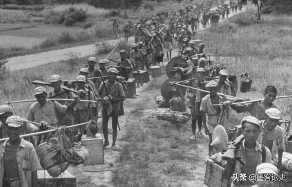 浙江95歲老兵去登記，直到掏出3枚軍功章，家人才知其特殊身份