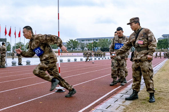 從這裡走向戰場 從這裡學會成長