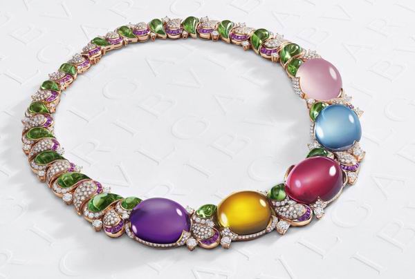 從感官到意象、再到未來主義,高階珠寶的敘事正在悄然改變 從感官到意象、再到未來主義,高階珠寶的敘事正在悄然改變