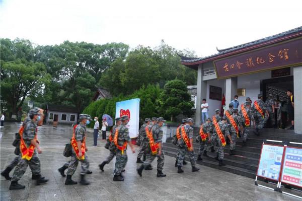 熱點|官兵這次穿軍裝集體外出,去的地方很神聖 熱點|官兵這次穿軍裝集體外出,去的地方很神聖