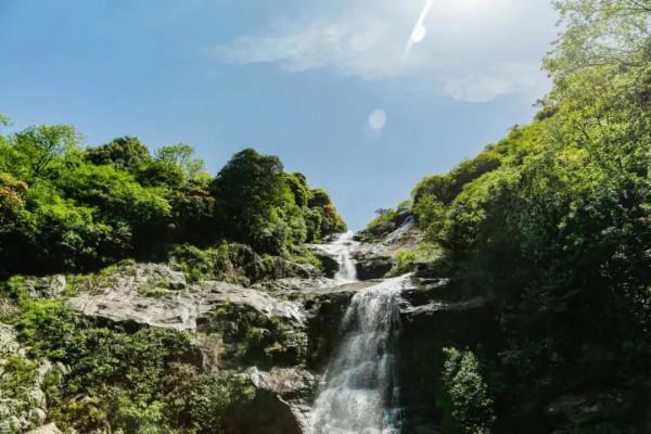 帳篷滿天飛,難道有魔法?來這裡與秋日相逢一席雲中金色草甸盛宴 帳篷滿天飛,難道有魔法?來這裡與秋日相逢一席雲中金色草甸盛宴