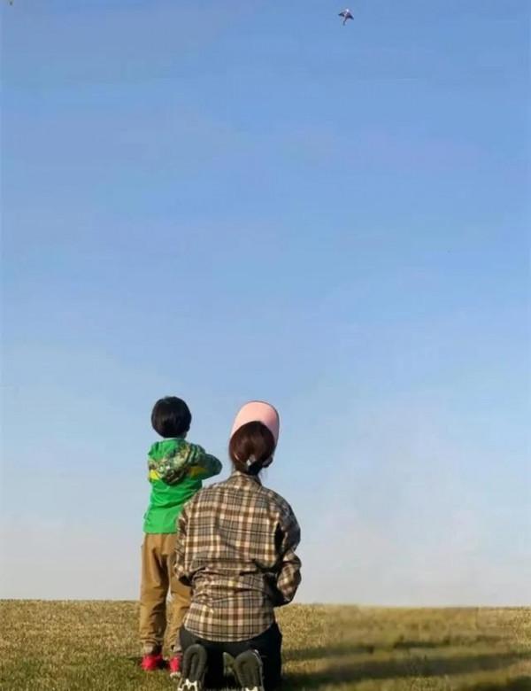 央視主持張蕾：被楊帆暗戀多年，有緣無分，嫁普通生意人生一子