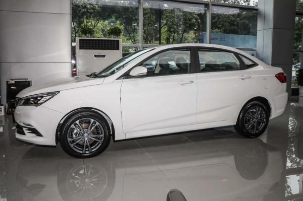 體驗長安逸動DT 2021款 1&period;6L 自動尊貴型，價格親民，皮實耐用