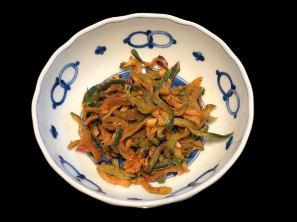 潮爸12月22日午餐記錄，雪菜炒毛豆米、小炒嫩羊肉、清蒸鱖魚