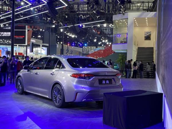 被稱小號凱美瑞,配同款2.0L自吸引擎,豐田凌尚實力如何? 被稱小號凱美瑞,配同款2.0L自吸引擎,豐田凌尚實力如何?