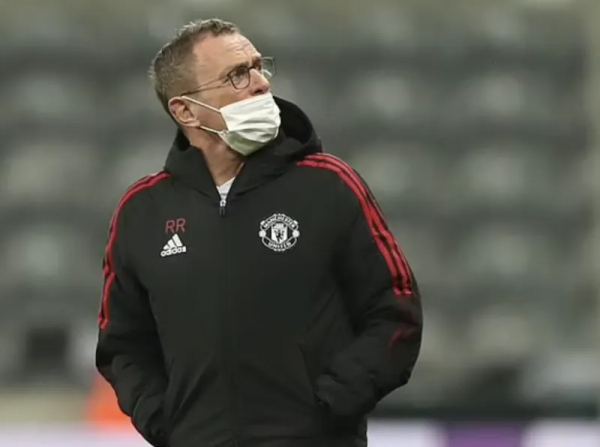 內維爾：4-2-2-2對邊後衛要求太高，朗尼克會改變的