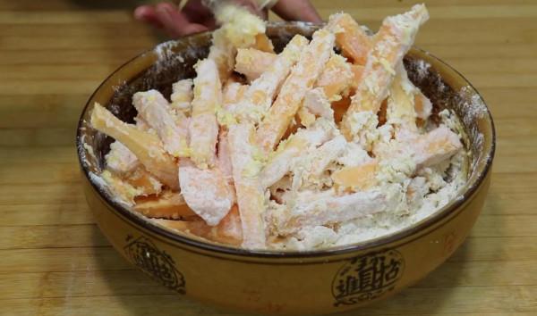 1個紅薯1個雞蛋，教你懶人做法，孩子天天點名要吃，出鍋流口水了