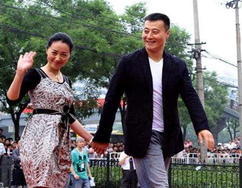 任程偉：成名後把患難妻子當成寶，兩個女兒很幸福