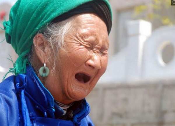 兒子參軍犧牲後母親年年悼念，17年後卻收到一司令來信：請娘來京